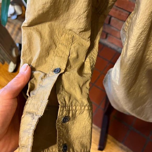 Brand new outdoor wind and water resistant Banana Republic jacket - Picture 2 of 11